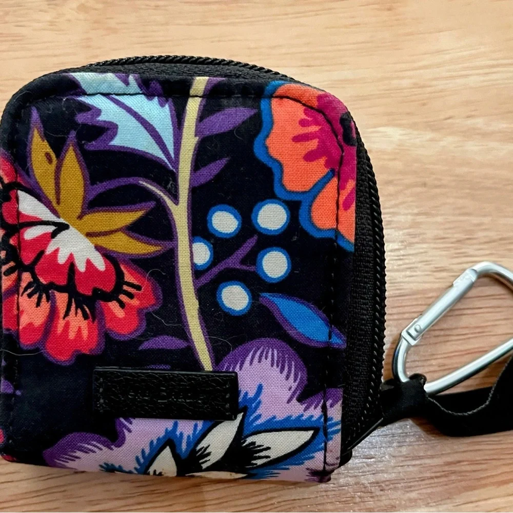 Vera Bradley Compact Wallet with Carabiner clip💕. 4”x4” closed 8” opened.